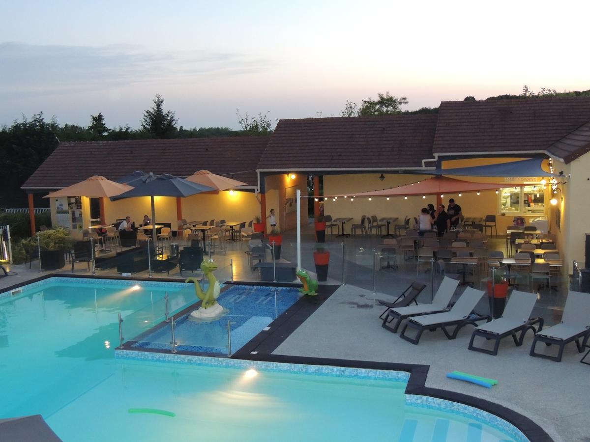 Camping L'Arada Parc 호텔 Sonzay 외부 사진